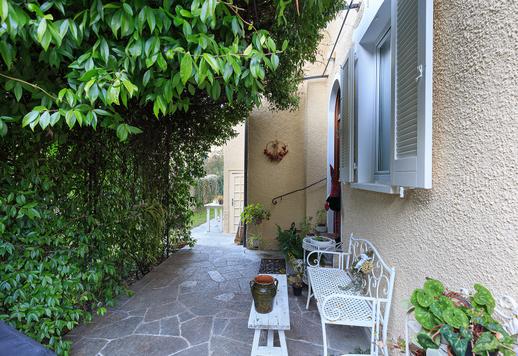 Elegante historische Villa mit ca. 294 m² Bruttofläche, eingebettet in 1.400 m² privat angelegten Garten, in dominanter Hügellage Image 7