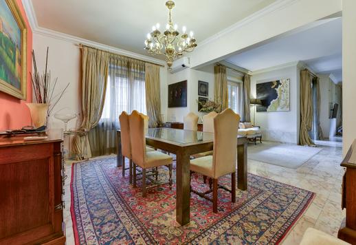 Dimora di straordinaria luminosità con affacci sul verde e due splendidi terrazzi con vicinanza strategica ai principali nuclei della capitale. Image 5