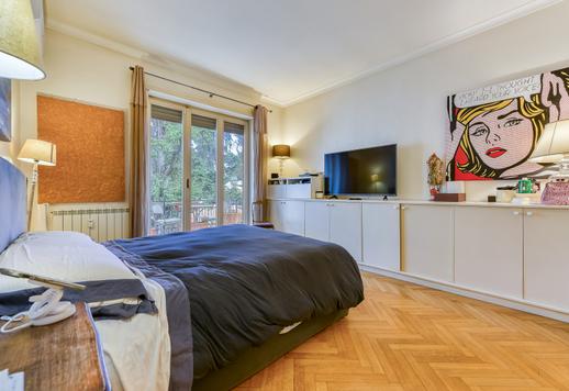 Dimora di straordinaria luminosità con affacci sul verde e due splendidi terrazzi con vicinanza strategica ai principali nuclei della capitale. Image 8