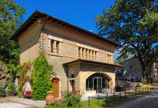 Esclusiva dimora storica con piscina panoramica, area benessere e dependance per gli ospiti. Image 8
