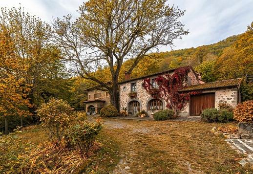 Esclusiva dimora storica con piscina panoramica, area benessere e dependance per gli ospiti. Image 9