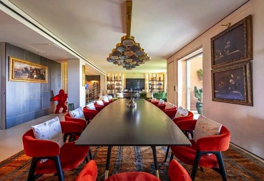 Prestigious penthouse with panoramic view, terraces and private pool Image 4