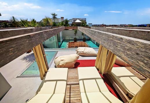 Prestigious penthouse with panoramic view, terraces and private pool Image 5