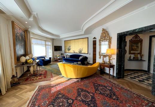 Arvostettu 210 neliömetrin kartano, jossa on neljä makuuhuonetta, parvekkeet ja autotalli Milanon historiallisessa sydämessä Image 2