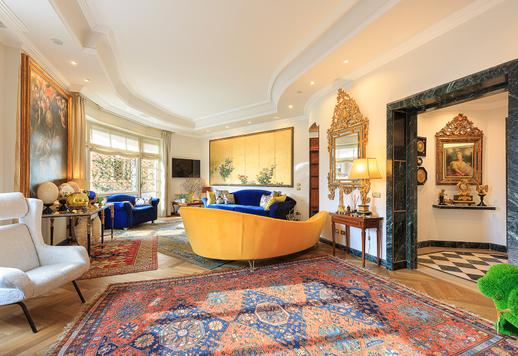 Prestigiosa residencia de 210 m² con 4 habitaciones, 4 baños, balcones y garaje en el centro histórico de Milán. Image 1