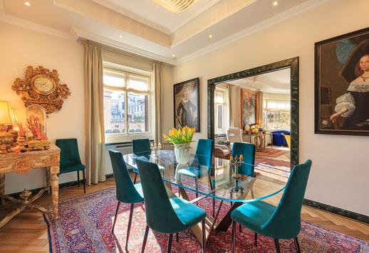 Prestigiosa residencia de 210 m² con 4 habitaciones, 4 baños, balcones y garaje en el centro histórico de Milán. Image 8