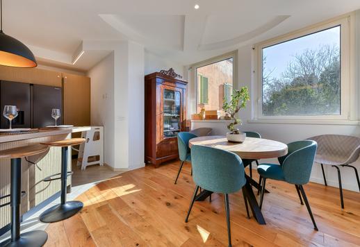 Appartement met een eigen tuin van 1000 m² in een prestigieuze omgeving met een gemeenschappelijk zwembad, op slechts een steenworp afstand van het grootste park van Rome. Image 6