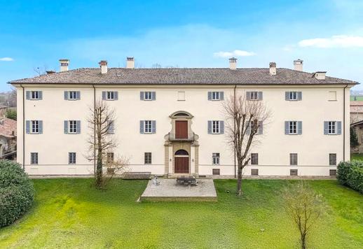 Didinga XVIII a. dvaro sodyba su privačiu parku ir ūkiniu pastatu Image 1