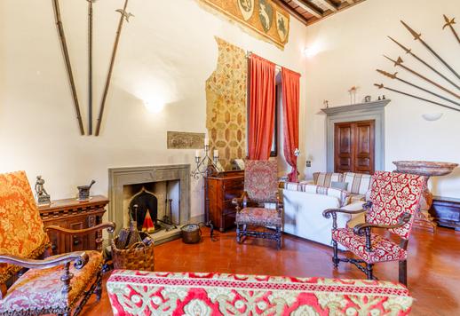 Prestisjefylt eiendom på over 500 kvm med freskomalerier i hallene, syv soverom og en privat garasje noen få skritt fra de viktigste renessansemonumentene Image 5