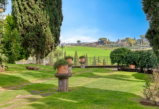 Storica proprietà rurale di 1000 mq coperti con piscina panoramica, maneggio attrezzato e 15 ettari di terreno produttivo in contesto paesaggistico e archeologico tutelato Image 6