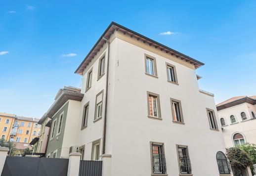 Proprietà d'epoca in cinque livelli con cinque camere, sette bagni, cantina e impianti intelligenti in Milano Dateo Image 2
