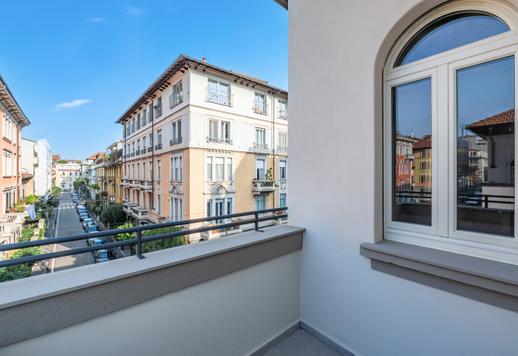 Proprietà d'epoca in cinque livelli con cinque camere, sette bagni, cantina e impianti intelligenti in Milano Dateo Image 1