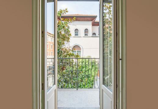 Proprietà d'epoca in cinque livelli con cinque camere, sette bagni, cantina e impianti intelligenti in Milano Dateo Image 7