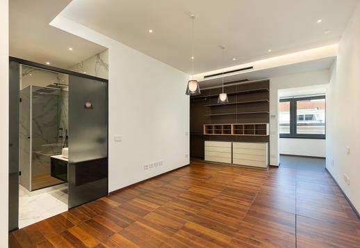 Nella via più rappresentativa del lusso milanese, questo splendido appartamento ristrutturato è in vendita al quarto piano di un palazzo anni '30 Image 7