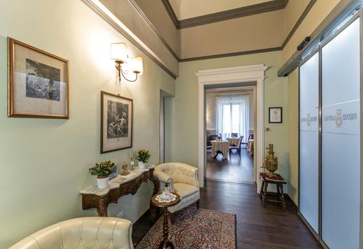 Visiškai renovuotas apgyvendinimas istoriniame pastate, vos už kelių žingsnių nuo pagrindinių Renesanso paminklų Image 6