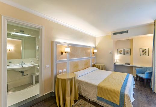 Visiškai renovuotas apgyvendinimas istoriniame pastate, vos už kelių žingsnių nuo pagrindinių Renesanso paminklų Image 8