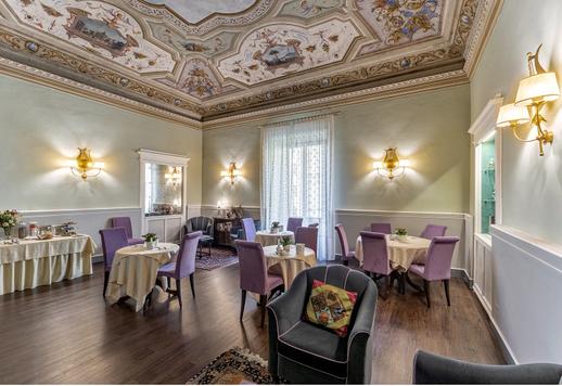 Visiškai renovuotas apgyvendinimas istoriniame pastate, vos už kelių žingsnių nuo pagrindinių Renesanso paminklų Image 3