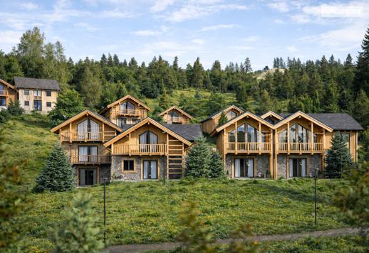 Proprietà esclusive nel cuore della Vialattea, progettate con materiali nobili naturali e domotica integrata, e circondate da paesaggio alpino mozzafiato. Image 4