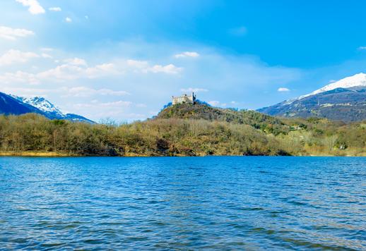 Imponerande historisk egendom på över 2 500 kvm med 11 sovrum, 13 badrum, ett kapell med fresker och ett annex, omgivet av 6,6 hektar panoramapark. Image 2