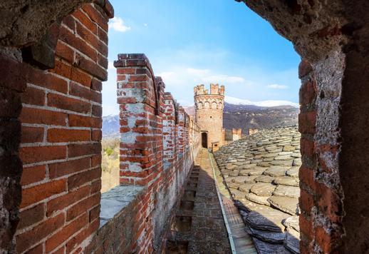 Imponerande historisk egendom på över 2 500 kvm med 11 sovrum, 13 badrum, ett kapell med fresker och ett annex, omgivet av 6,6 hektar panoramapark. Image 5