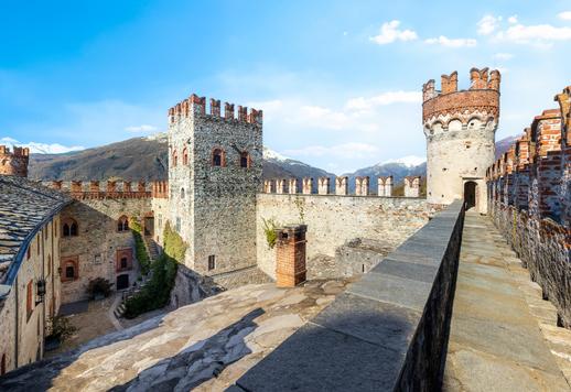 Imponerande historisk egendom på över 2 500 kvm med 11 sovrum, 13 badrum, ett kapell med fresker och ett annex, omgivet av 6,6 hektar panoramapark. Image 3