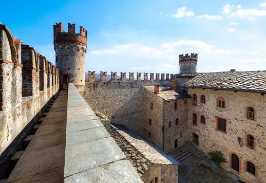 Imponerende historisk eiendom på over 2500 kvm med 11 soverom, 13 bad, et kapell med fresker og et anneks, omgitt av en 6,6 hektar stor panoramapark. Image 5