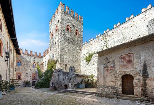 Imponerande historisk egendom på över 2 500 kvm med 11 sovrum, 13 badrum, ett kapell med fresker och ett annex, omgivet av 6,6 hektar panoramapark. Image 9