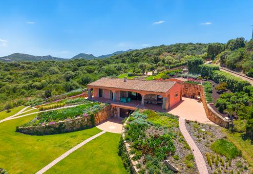 Modern villa, kilátással a La Maddalena-szigetcsoportra Image 2