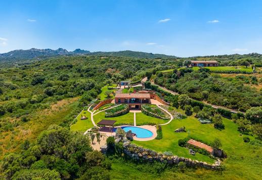 Modern villa, kilátással a La Maddalena-szigetcsoportra Image 3