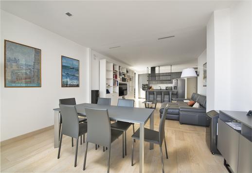 Residenza contemporanea di circa 156 mq lordi in zona EUR, con doppia esposizione panoramica, balcone, facility condominiali premium e certificazione energetica di classe A Image 5