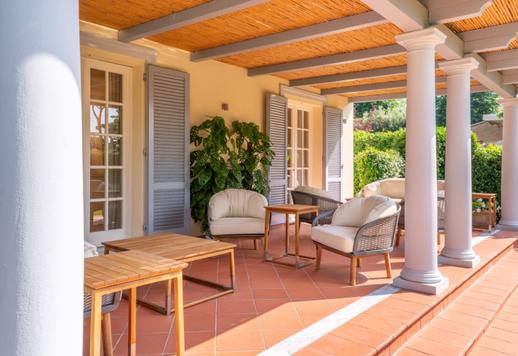 Zeitgenössische Residenz mit Designerstil, nahe dem Meer Image 4