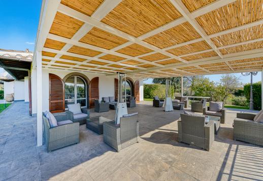 Резиденция 1000 м² на трёх уровнях, расположенная в частном средиземноморском парке площадью 3,5 гектара Image 9