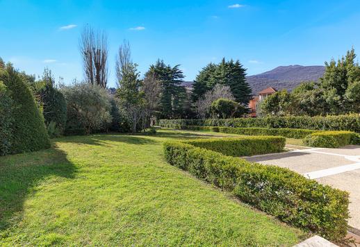 Prestigiosa dimora storica di circa 800 mq su quattro livelli, ristrutturata, con saloni affrescati, corte interna e parco di 1.800 mq Image 3