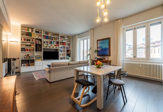 عقار فاخر مكون من طابقين بمساحة 130 متر مربع في قلب منطقة التصميم، في مبنى أنيق مزود بمصعد وتدفئة مركزية. Image 7