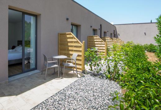 Esclusiva struttura di circa 800 mq lordi con diciotto camere, area wellness completa, giardino privato e parcheggio riservato nel cuore della campagna toscana Image 9