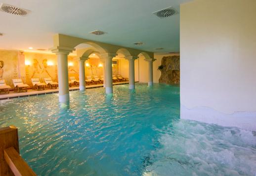 Esclusiva struttura di circa 800 mq lordi con diciotto camere, area wellness completa, giardino privato e parcheggio riservato nel cuore della campagna toscana Image 6