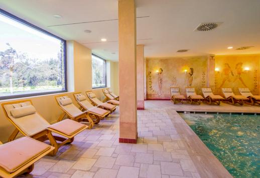 Esclusiva struttura di circa 800 mq lordi con diciotto camere, area wellness completa, giardino privato e parcheggio riservato nel cuore della campagna toscana Image 7