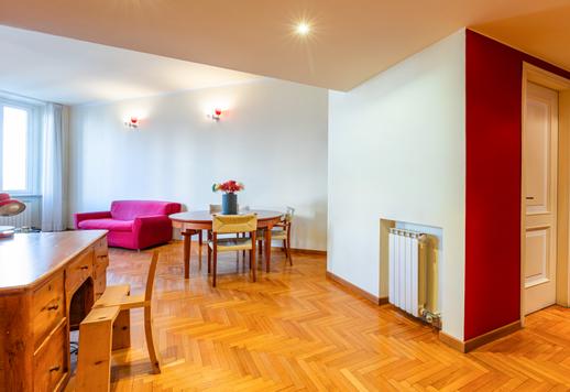 Elegante residenza di circa 96 mq lordi al terzo piano, con ampio soggiorno angolare, camera con cabina armadio, doppi servizi e cantina in stabile con portineria e ascensore Image 4