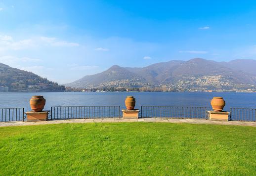 Prabangus dvaras su tiesiogine prieiga prie ežero ir 8 000 kv. m parku Image 2