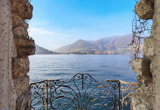 Dimora di rappresentanza con accesso diretto al primo bacino del Lario e 8.000 mq di parco Image 5