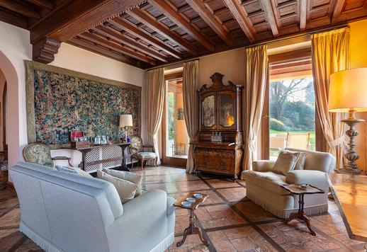 Repräsentative Residenz mit direktem Zugang zum ersten Becken des Comer Sees und 8.000 qm Parkanlage Image 5