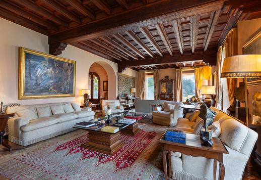 Repräsentative Residenz mit direktem Zugang zum ersten Becken des Comer Sees und 8.000 qm Parkanlage Image 3