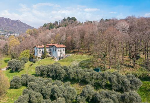Raffinata dimora di charme con uliveto e panorama sul Lago di Annone Image 5