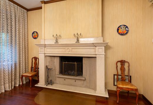 عقار تاريخي مرموق يطل على بحيرة كومو، مع حديقة مسطحة وملحق. Image 9