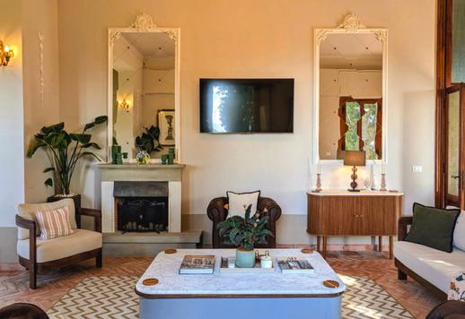 Residenza di circa 991 mq su quattro livelli con sei camere, sei bagni, piscina, dependance, rooftop e garage triplo in parco privato con oliveto di circa 8.000 mq Image 9