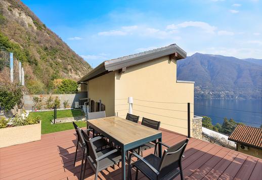 Előkelő dizájnervilla Carate Urióban, kerttel és panorámás teraszokkal Image 3