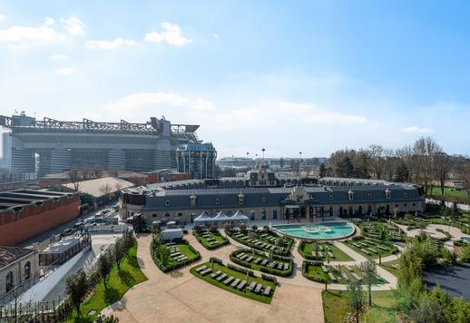 En autentisk "himmel ovanför Milano" i två våningar om 375 kvm med ett 70 kvm stort garage och källare Image 6