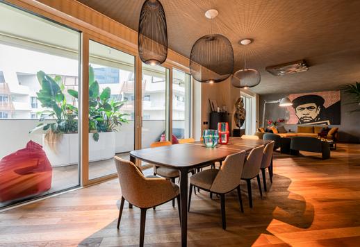 An exclusive estate of the highest quality with big panoramic terraces, two garages and a cellar. Image 6