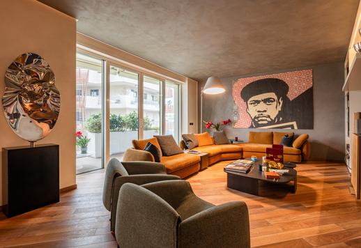 An exclusive estate of the highest quality with big panoramic terraces, two garages and a cellar. Image 1