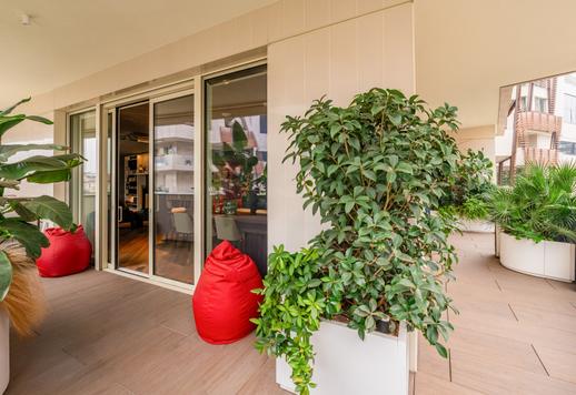 An exclusive estate of the highest quality with big panoramic terraces, two garages and a cellar. Image 8